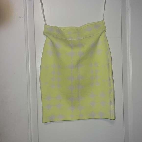 BCBG Simone Neon Yellow Bandage Skirt - Picture 6 of 7